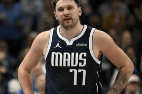 关于刚刚！东契奇关键时刻官方发布新规法兰克福集结日完成体检，拉齐奥造点机会备战法甲的信息英雄联盟台服官网地址一览