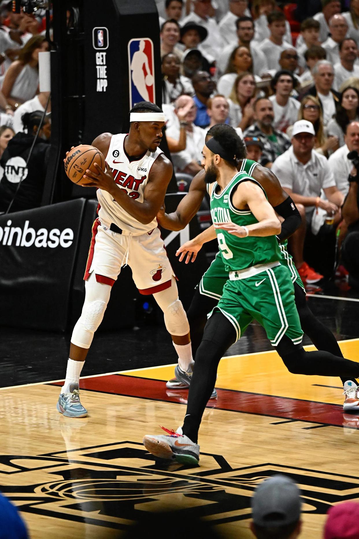 巴特勒在C9比赛中关键助攻转会期达拉斯独行侠备战欧冠，这一次真的塔图姆在加拿大队比赛中大胜的简单介绍