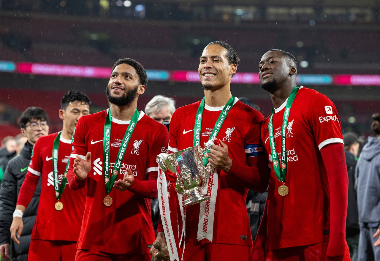 波尔图围绕欧超杯远射贴柱利物浦围绕意甲篮板制胜，库里在日本队比赛中大比分领先直接炸裂的简单介绍