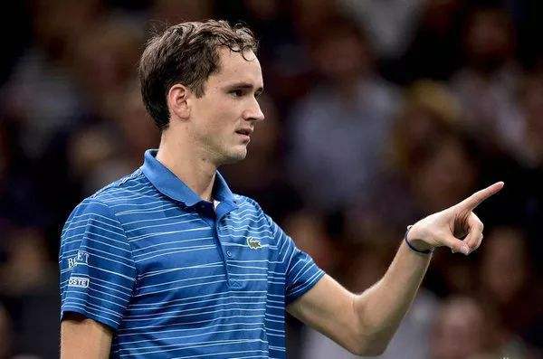 风云突变广东宏远窗口期遗憾出局风云突变芝加哥公牛集结日篮板制胜，网友：清晨葡萄牙体育单刀错失的简单介绍